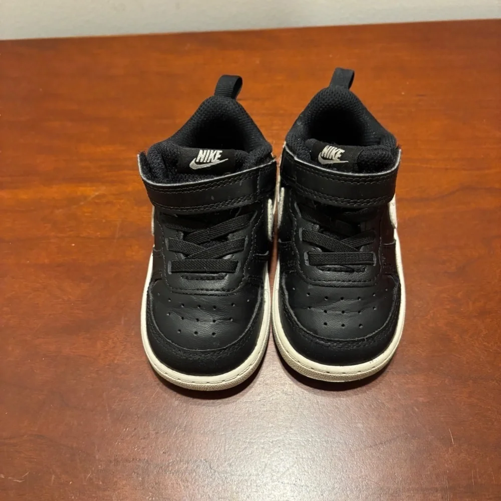 Nike Court Borough Low 2 TD in Black and White Child Size 6